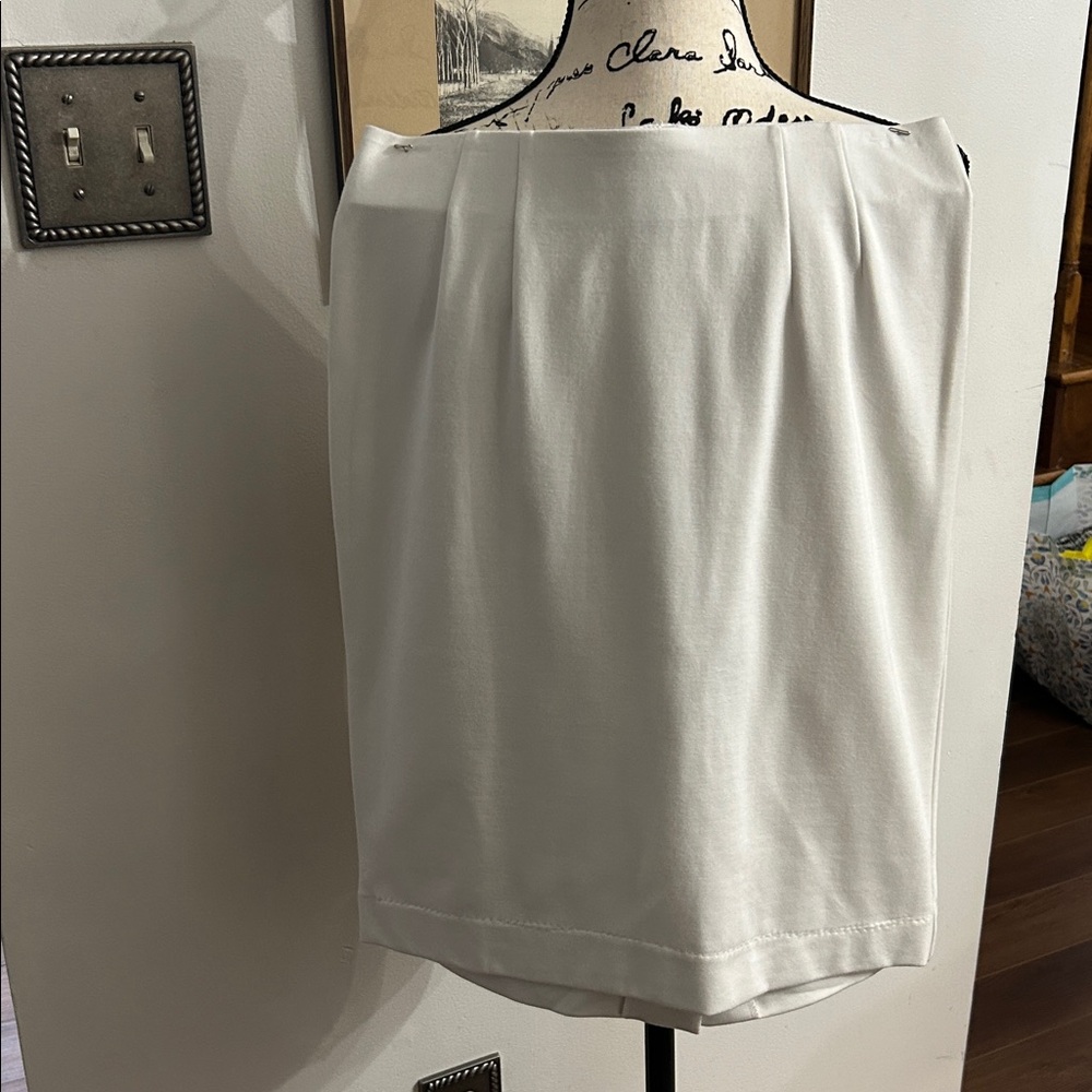 Peace of Cloth Classic White Pencil Skirt size Small 22” length NYC